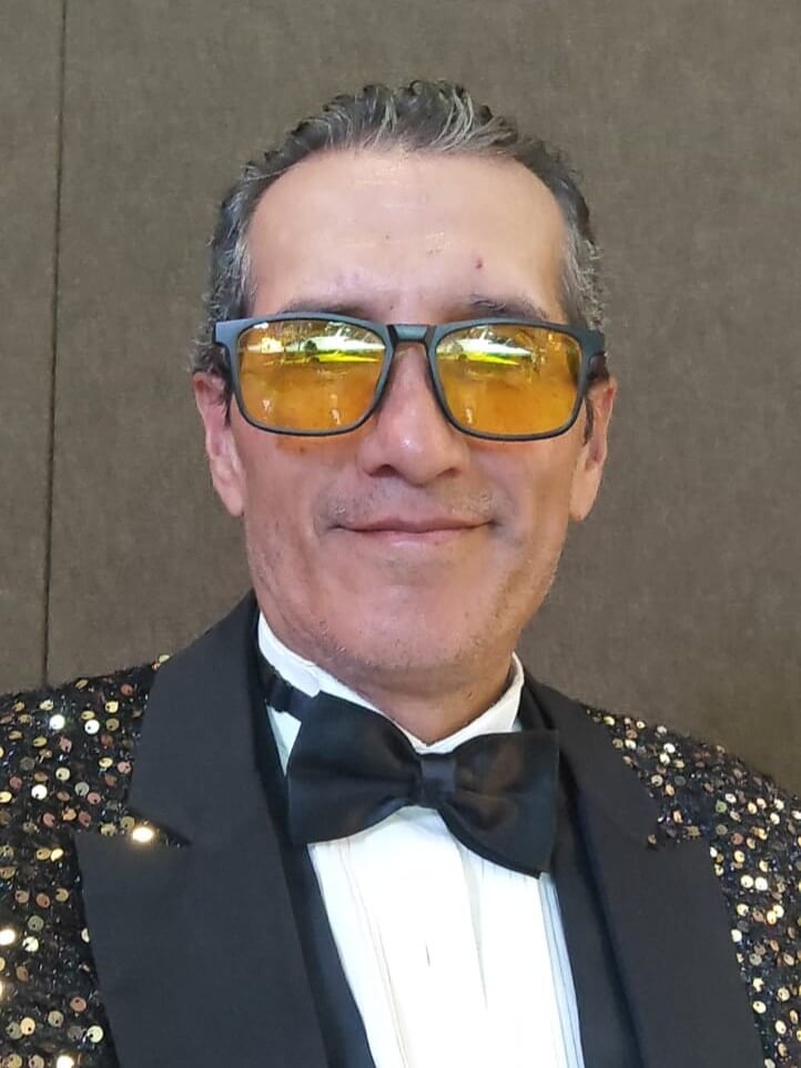 Alfredo Ortiz presentándose